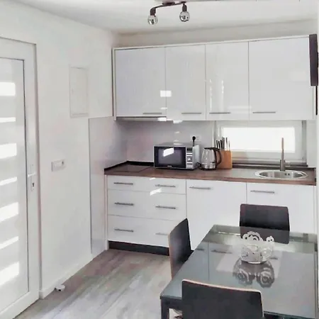 Apartment Dora *
